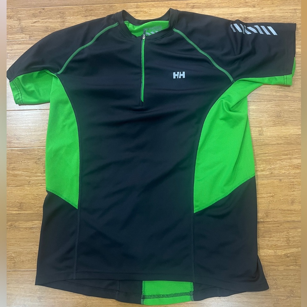 Helly Hansen Men's Black and Neon Green Rash Guard
